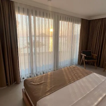 Blue Point Hotel *