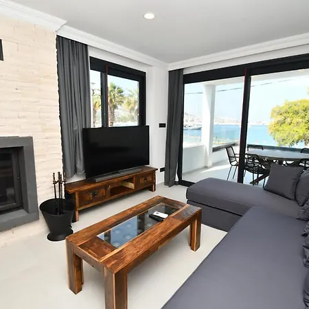 Blue Point Hotel *