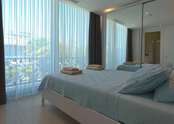 Blue Point Hotel
