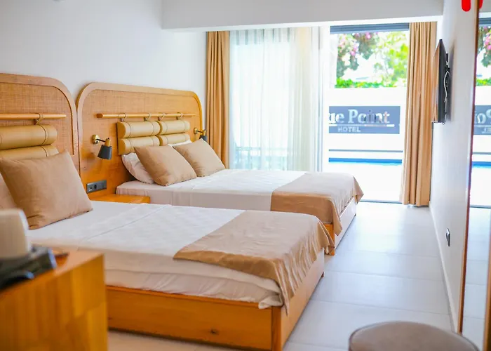 Blue Point Hotel *